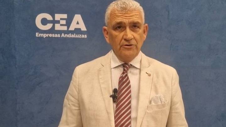 La CEA considera "habitual" la subida del paro y advierte de la bajada del empleo en las microempresas