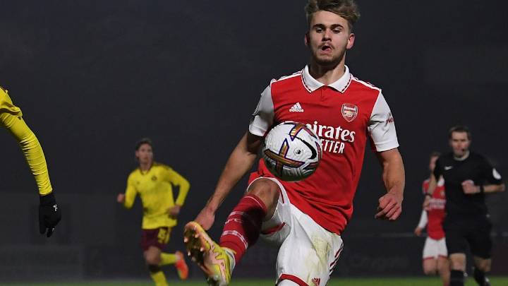 Arsenal 'devastated' by star's freak death at 21