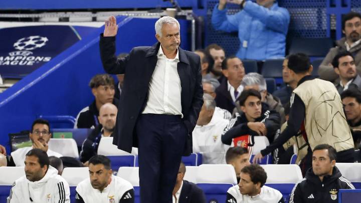 El Liverpool se estrella en Turquía y Mourinho cae en Stamford Bridge