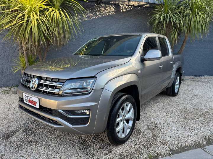 «Autos Oscar» tiene para vos esta hermosa Volkswagen Amarok 3.0Tdi V6 4X4 Dc At 258cv Highline 2021