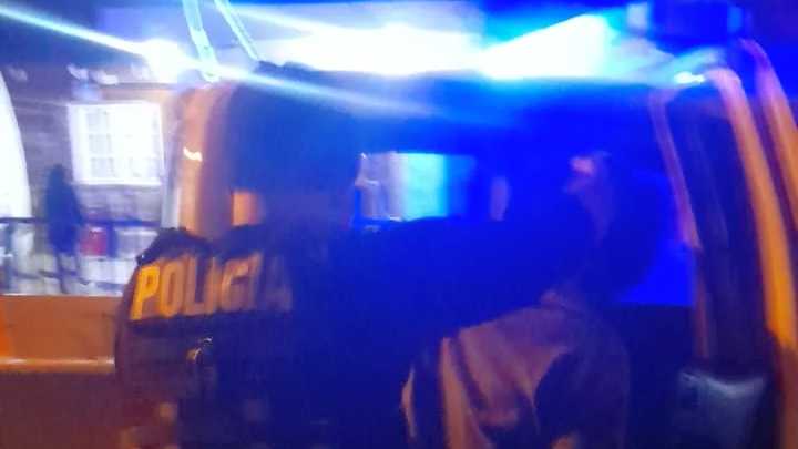 En el kiosco se negaron a atenderlo y les arrojó un ladrillo