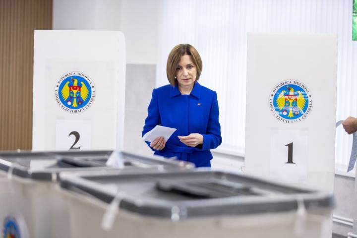 Moldova’s pro-EU party ahead in polls overshadowed by Russian meddling claims