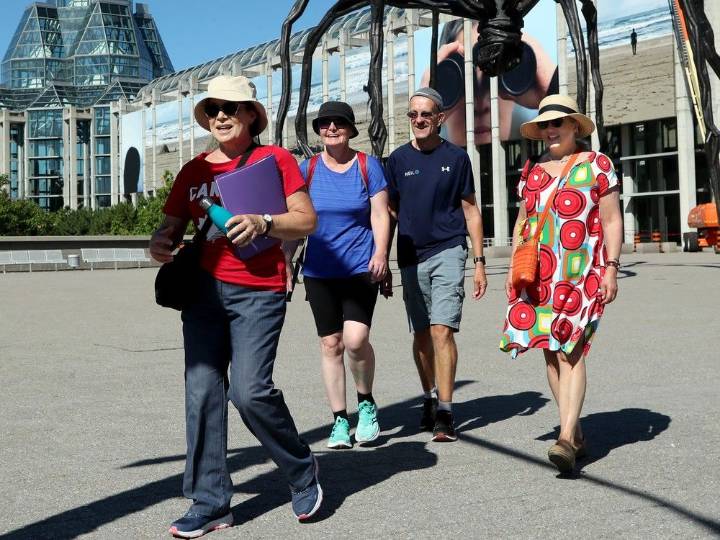 Downtown walking tour ends with a ByWard Market warning