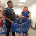 Denuncia haber sido víctima de abuso en Walmart