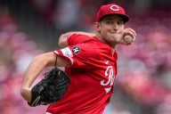 Deadspin | Reds nip Pirates, now half-game out of 3rd NL wild card