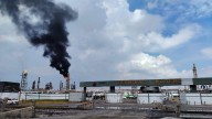 Falla de CFE paraliza planta en Refinería Madero: se observan enormes columnas de humo saliendo de Pemex