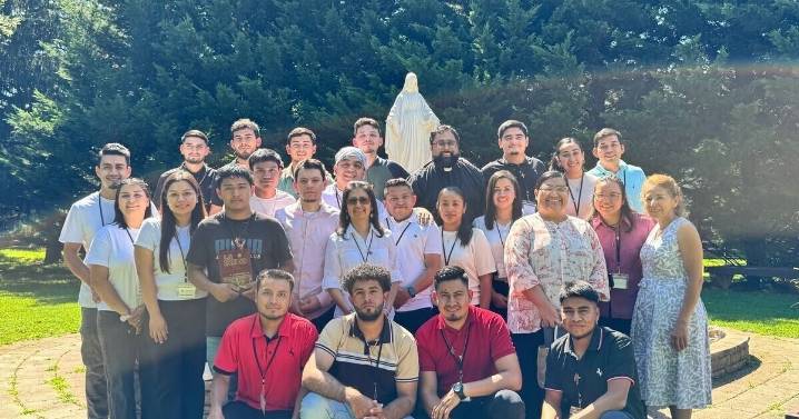 Jóvenes hispanos continúan su camino de discernimiento vocacional