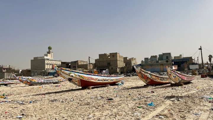 Mauritania intercepta una barca con 171 migrantes rumbo a Canarias: ocho adultos, en estado crítico