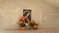 Indigente Convierte Tumba en su Casa Dentro de un Panteón en Tamaulipas