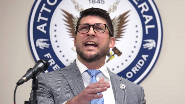 Florida open-carry laws: Ban no longer enforceable, AG James Uthmeier says