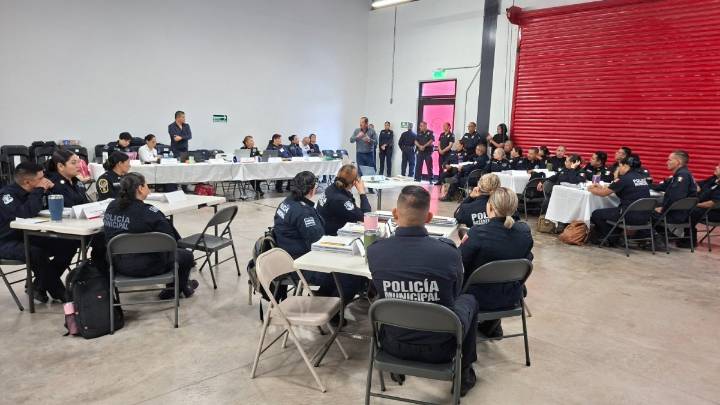 Capacitan en la Capital a policías municipales de nueve municipios de Chihuahua para ser instructores DARE