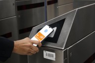 El Abono Transporte ahora cabe en el móvil. Así digitalizará Madrid sus viajes