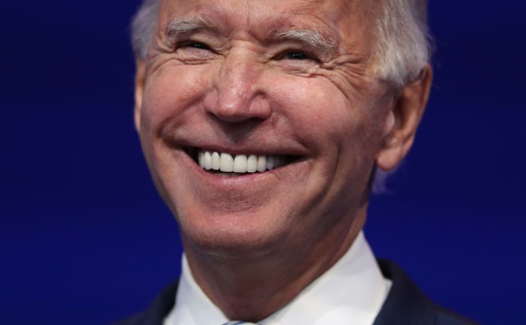 Trump Replaces Biden’s Picture in White House w/ ‘Auto Pen’