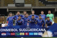 Preocupación en la U: Matías Sepúlveda abandona tempranamente el duelo ante Alianza Lima