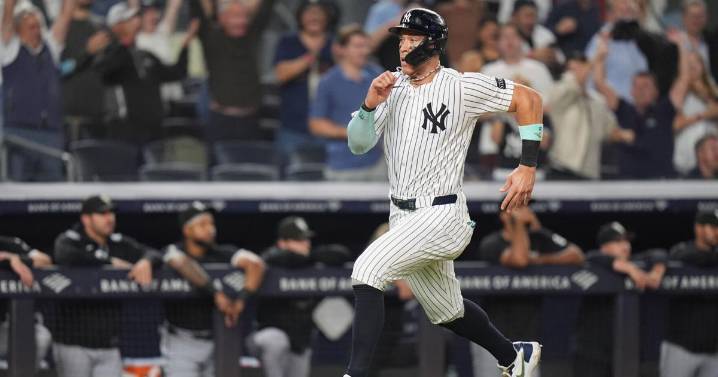 Judge reaches 50 homers for 4th time, hits pair as Yanks tie for AL East lead by beating White Sox