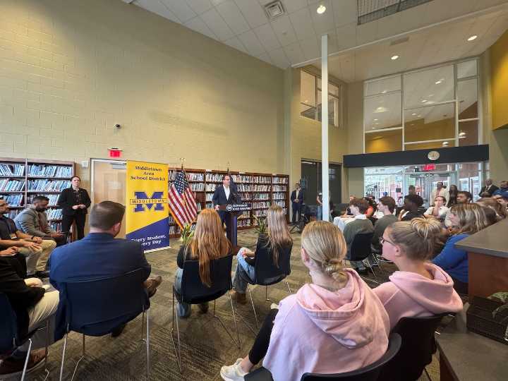 ‘The internet’s a scary place:’ Gov. Shapiro, Pa. lawmakers call for media literacy