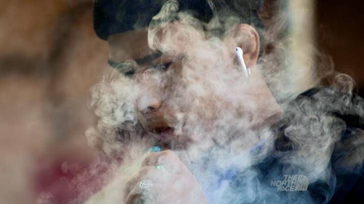 Se prohibirá fumar a los menores: multa de hasta 600 euros a sus padres si no cumplen
