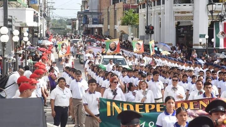 Así fue el desfile por el 215 Aniversario de la Independencia en Tampico: casi tres mil oficiales participaron