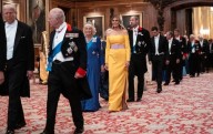 Melania Trump busca refugio real en la moda