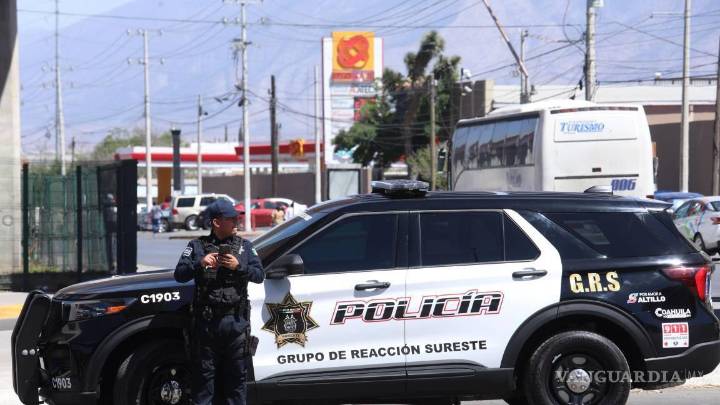 Los detienen a bordo de auto robado, en Saltillo