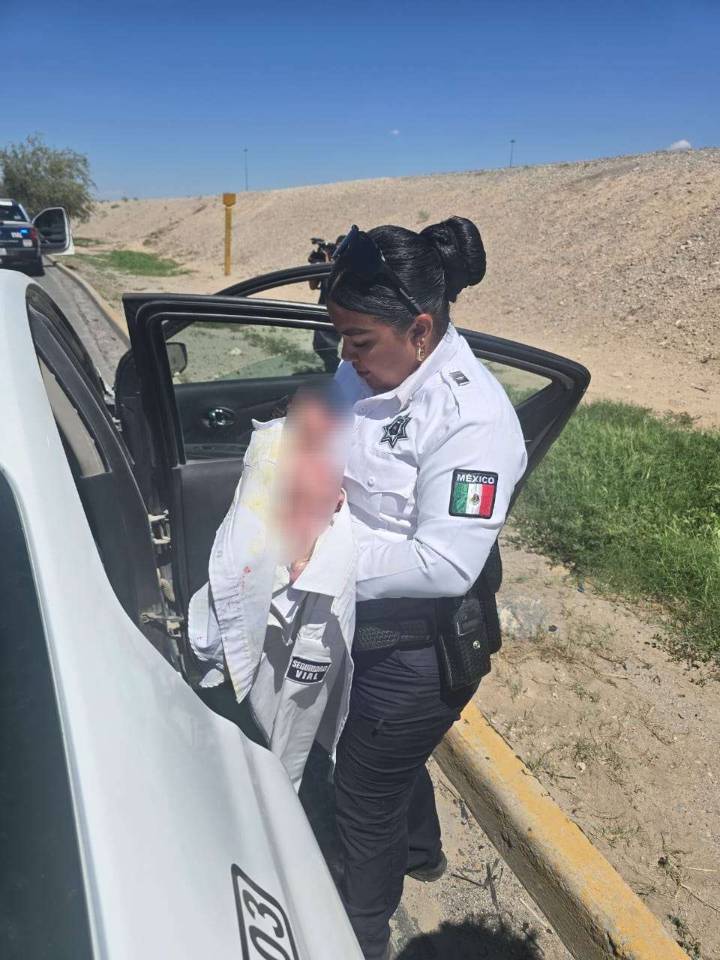 Nace bebé a bordo de unidad Vial, agentes ayudan en labor de parto