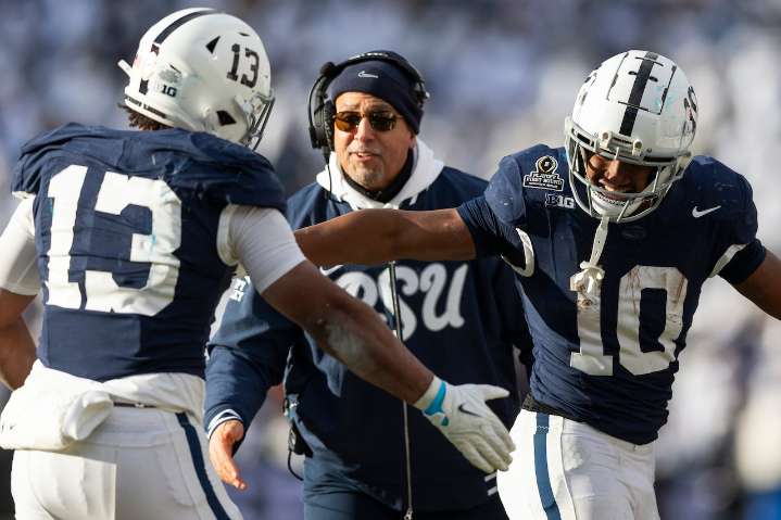 Penn State-Oregon Six for Saturday: Pressuring the QBs, James Franklin goes for 105, more