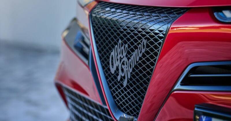 Car giant scraps major EV pledge