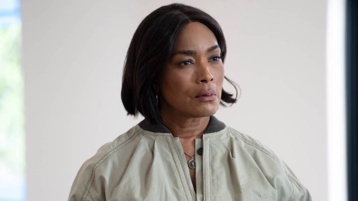 9-1-1 Season 9's Ridiculous Space Premise Could Secretly Be What Saves Athena