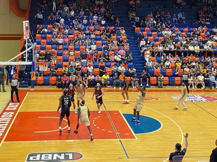 Brillan Dorados 96-85 sobre Correcaminos; perdieron, pero con su empuje divirtieron