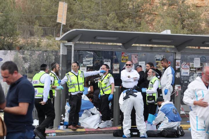 Hamas se adjudicó el ataque en Jerusalén que dejó seis muertos en una parada de colectivos