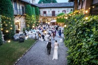 Por si España no tenía suficientes problemas con el turismo de sol y playa, añade un nuevo negocio: el turismo de bodas