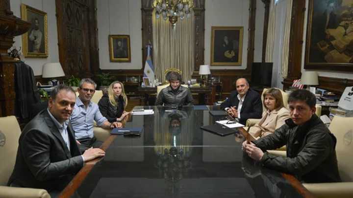 Javier Milei encabeza una nueva reunión de mesa política y se prepara para la Cadena Nacional