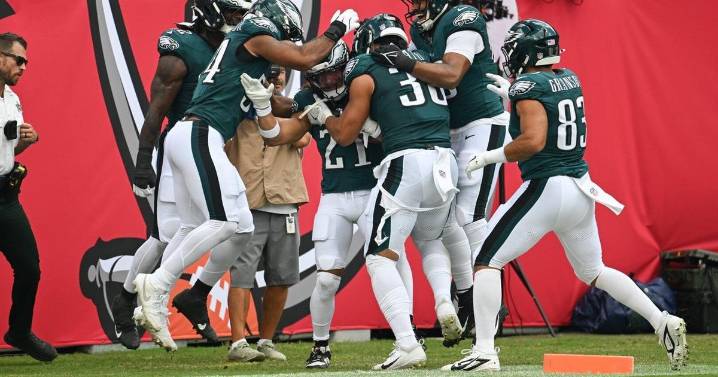 Eagles send a message to the NFL and the 31 other teams with the fake tush push