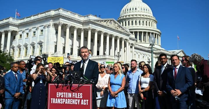 Sobrevivientes de abusos de Epstein piden la publicación de todos los archivos: ‘Pedimos transparencia’