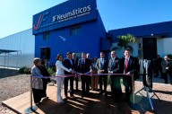 Con la presencia del gobernador Zamora fue inaugurada la nueva planta de la firma JF Neumáticos