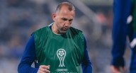 “Queremos seguir haciendo historia”: Hernán Barcos habló en su llegada a Chile con Alianza Lima