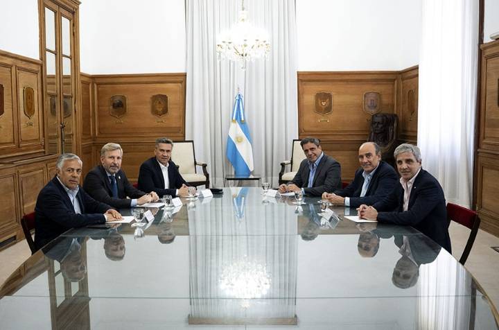 El Gobierno inició la mesa de diálogo federal