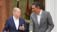 Tertulia: Sánchez y Scholz moderan críticas a Israel, polémica por pulseras telemáticas y dureza judicial