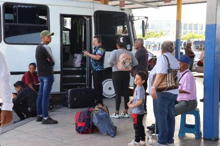 Terminal de pasajeros de Valencia movilizó 530 mil personas en vacaciones