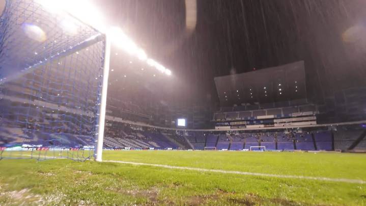 Retrasado el Club Puebla vs Chivas