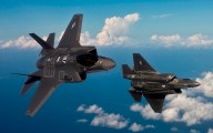 Canciller venezolano dice que despliegue de aviones de EEUU amenaza al Gobierno de Maduro