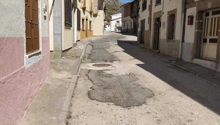 Corte de la carretera DSA-254, acceso a Valdesangil, los días 15 y 16 de septiembre