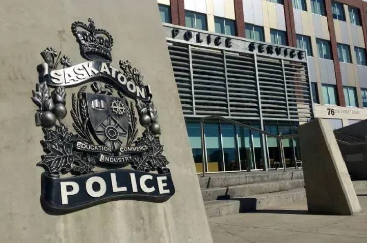 Saskatoon police briefs: Victim in hospital after assault in parking lot