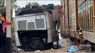 En video: qué pasó tras el choque de tren y autobus en México