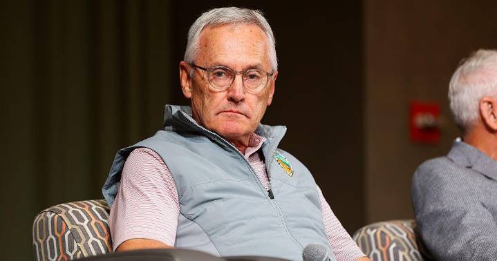 Former Ohio State football coach Jim Tressel, a political rookie, decides not to run for governor