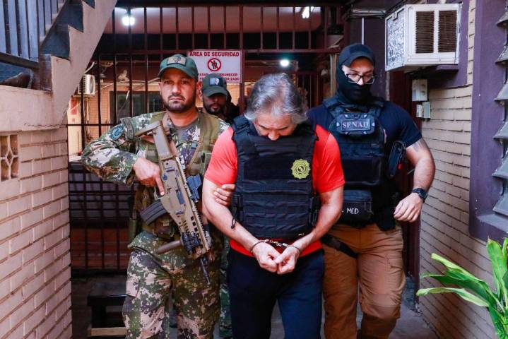 Paraguay revela fotos de Hernán Bermúdez Requena previo a extradición a México