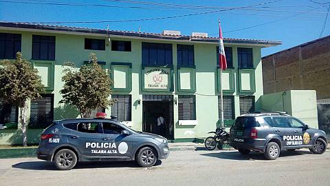Condenan a tres policías de Talara por cobrar coima a transportista