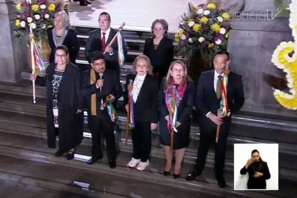 Abren puertas de Corte; 'comienza capítulo inédito'