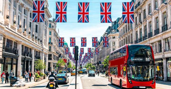 Oxford Street debate descends into row over council's plan to cede control of famous road to Mayor