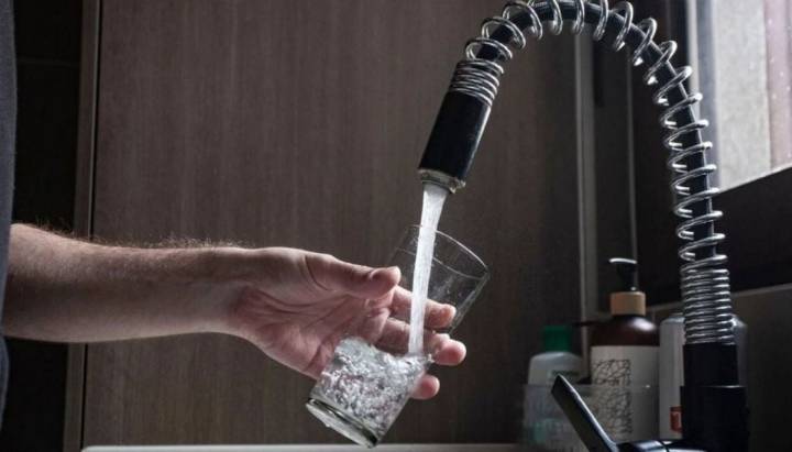 HOY corte de agua en 6 comunas de la RM: cuáles y sectores